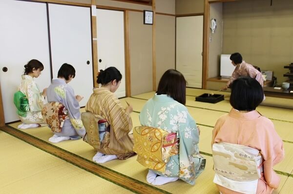 サンライフ熊本　着付けと茶道礼法講座　上質着物から豊かなくらしのお手伝い　熊本市　着物専門店　わのくに